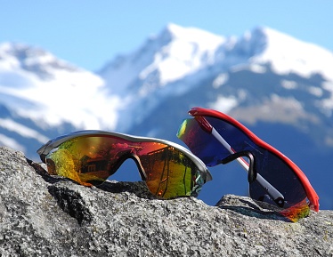 OAKLEY